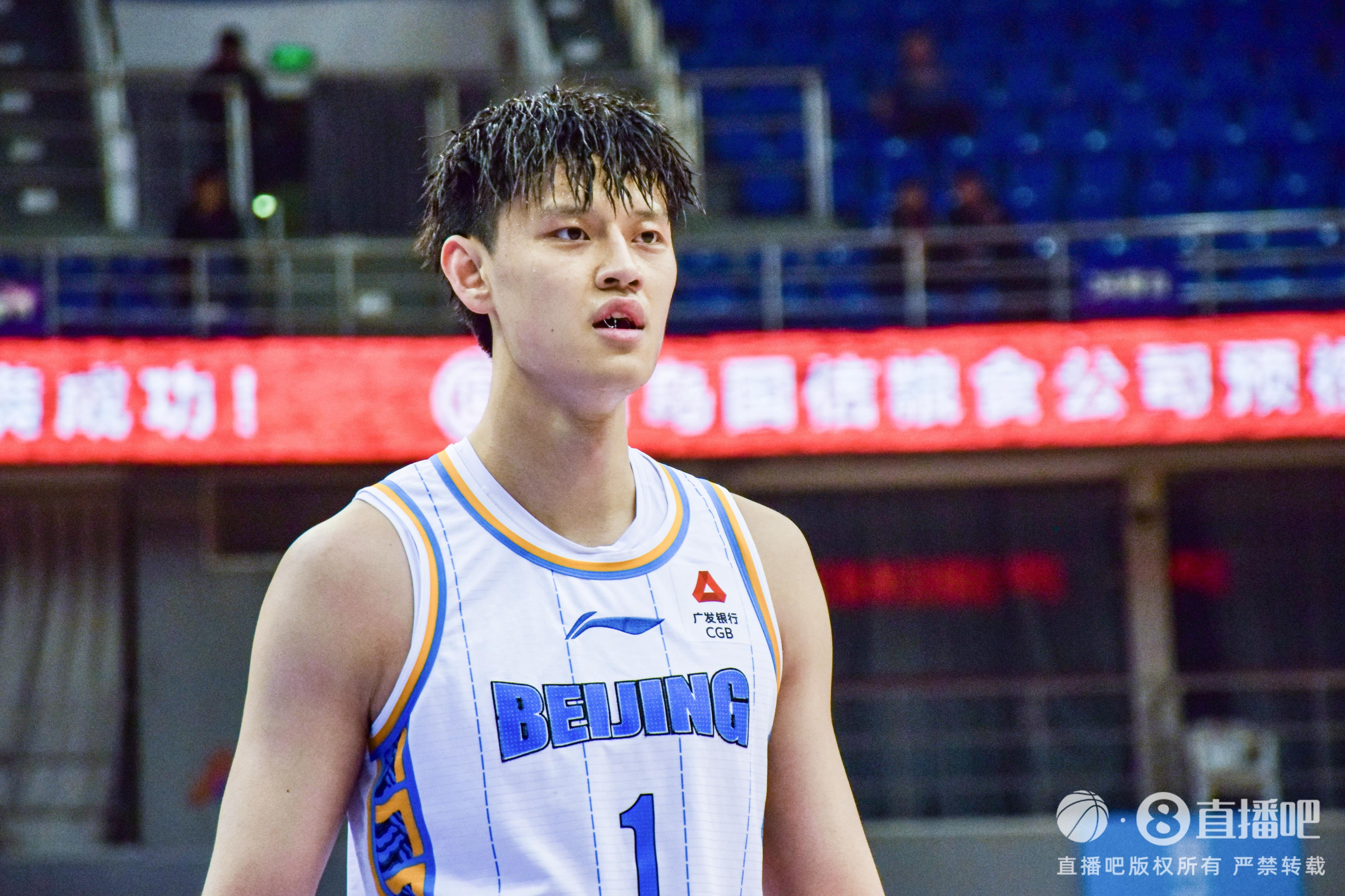 7次大帽相當(dāng)炸裂！曾凡博替補(bǔ)砍16分7板7帽 大帽絕殺遼寧！